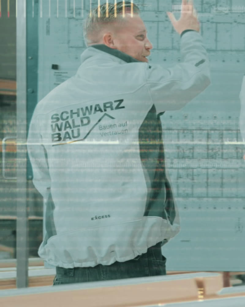 Standbild aus dem fertigen Imagefilm für Schwarzwaldbau