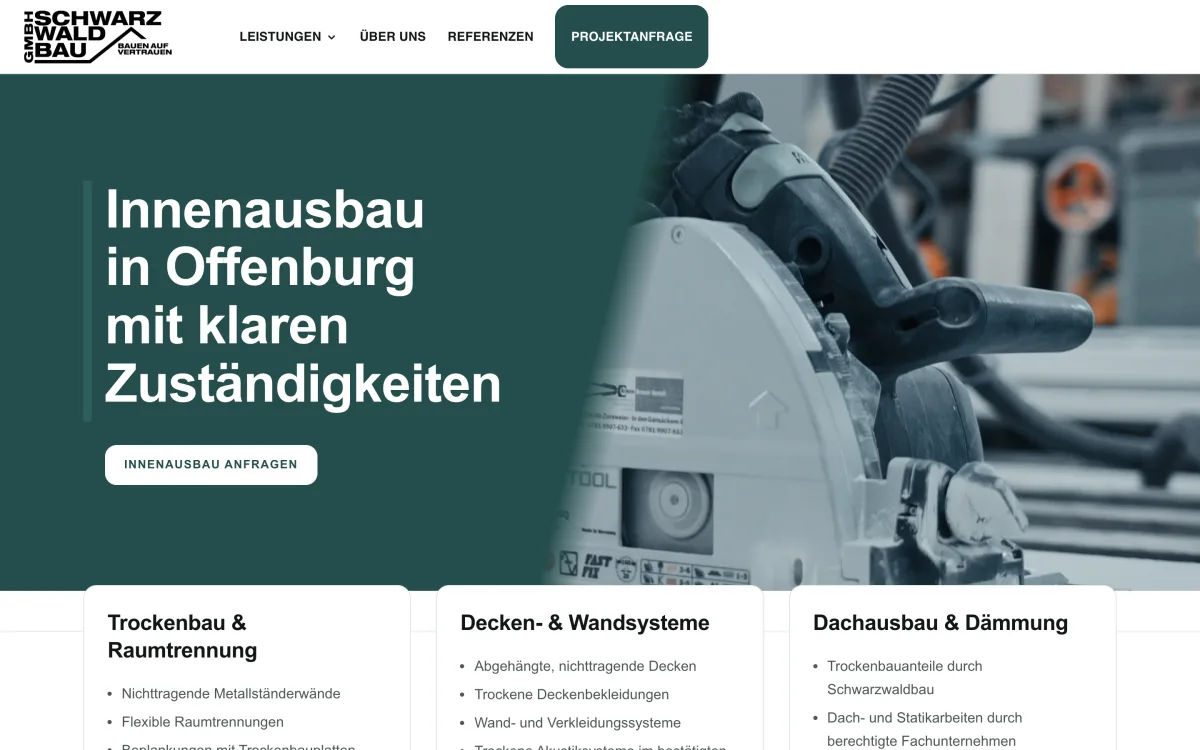 Unterseite Innenausbau: Überschrift „Innenausbau in Offenburg mit klaren Zuständigkeiten“ über drei Leistungskarten